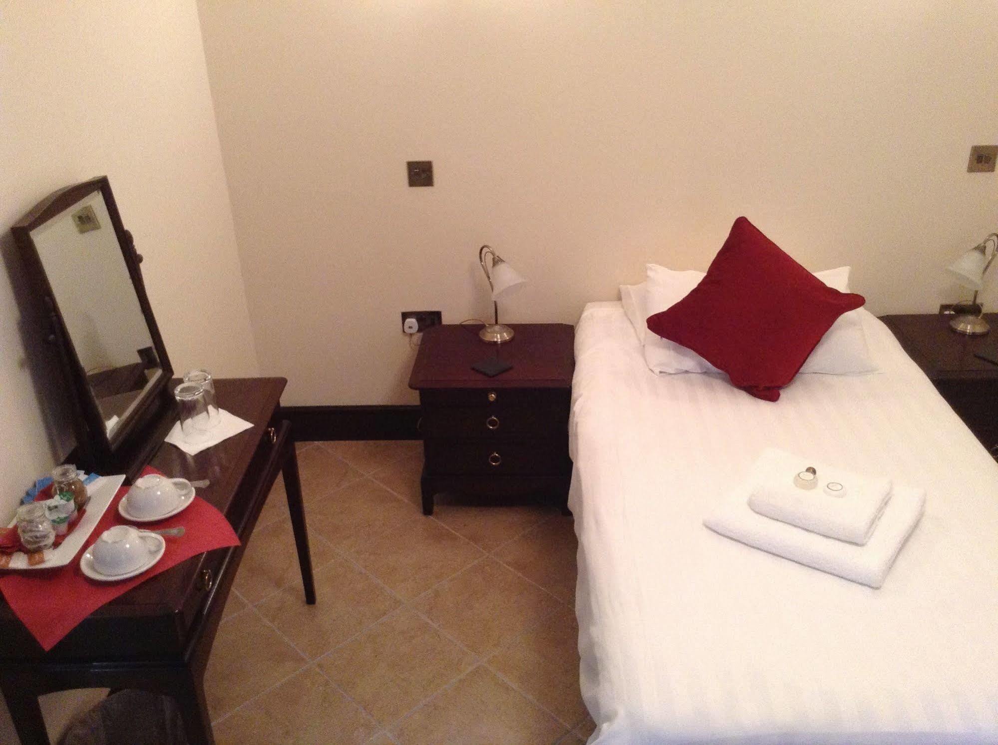 The Crown Hotel Mundford Luaran gambar