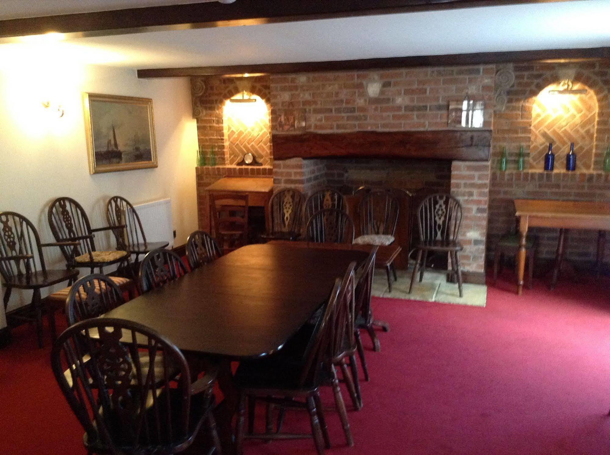 The Crown Hotel Mundford Luaran gambar